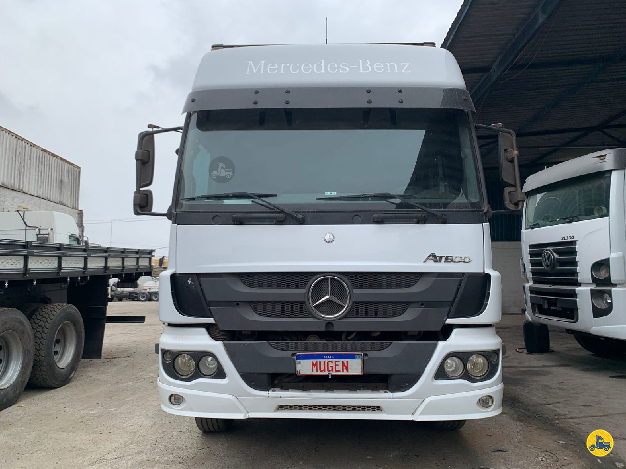 CAMINHAO MERCEDES-BENZ MB 2426 Baú Furgão Truck 6x2 Mugen Caminhões GUARULHOS SÃO PAULO SP